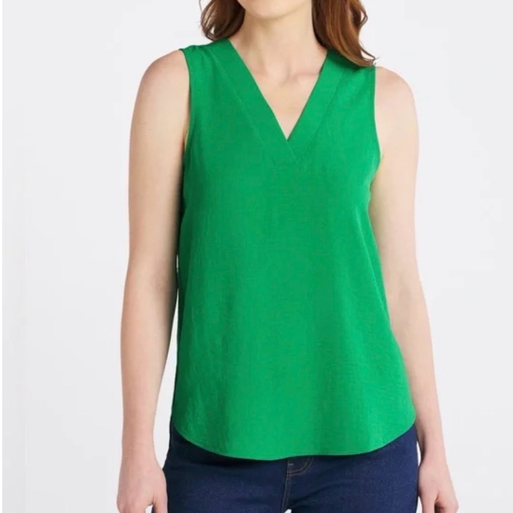 Bobeau Joel Sleeveless V-Neck Top - M
